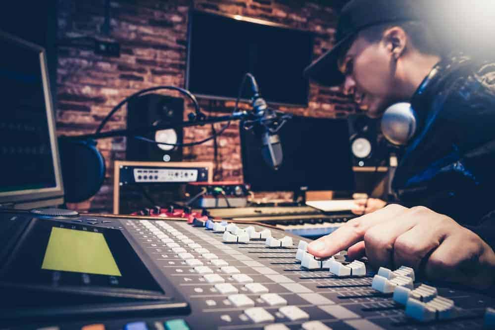 forbinde røveri overrasket Why You Need Mixing and Mastering, Even If You Can't Afford a Pro